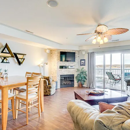 Pool And Lake Access Family Getaway In Osage Beach